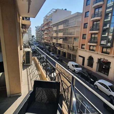 Cannes, 3 Pieces Proche Croisette Apartman *